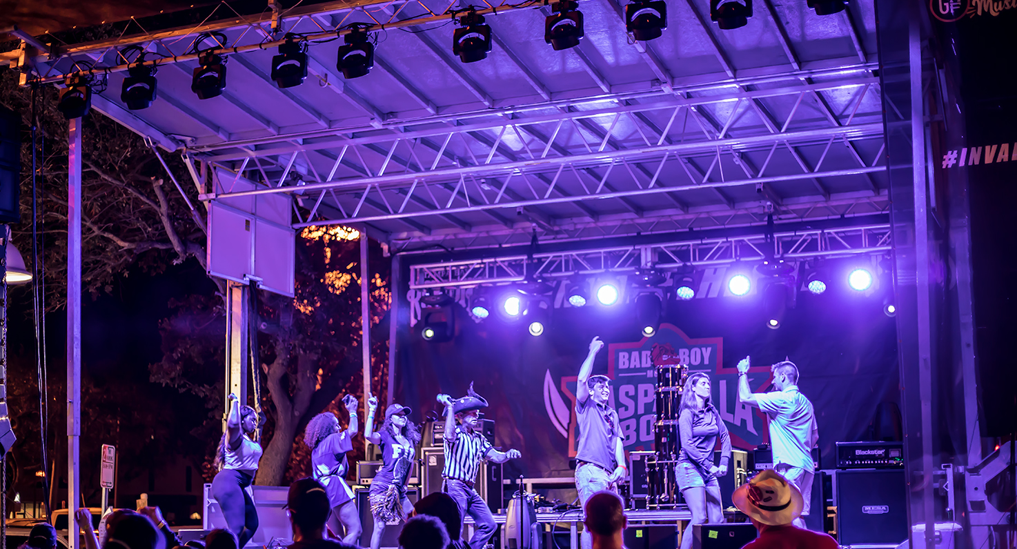 Mobile Stage Image 6